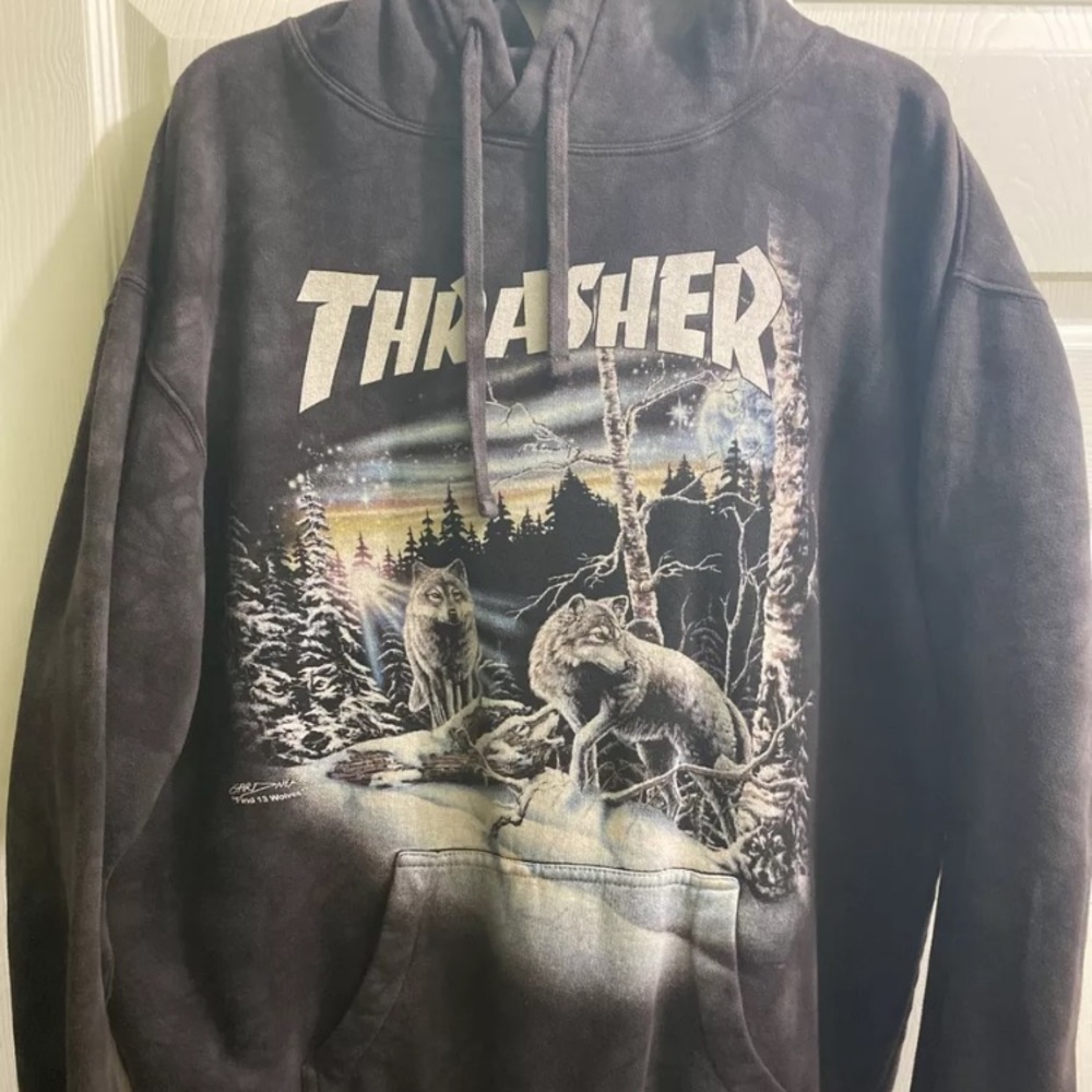 Thrasher x The Mountain rare 13 wolves hoodie L